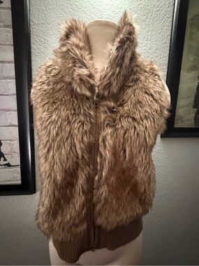 Arizona Jean Company Faux Fur-Trim Knit Vest in Brown